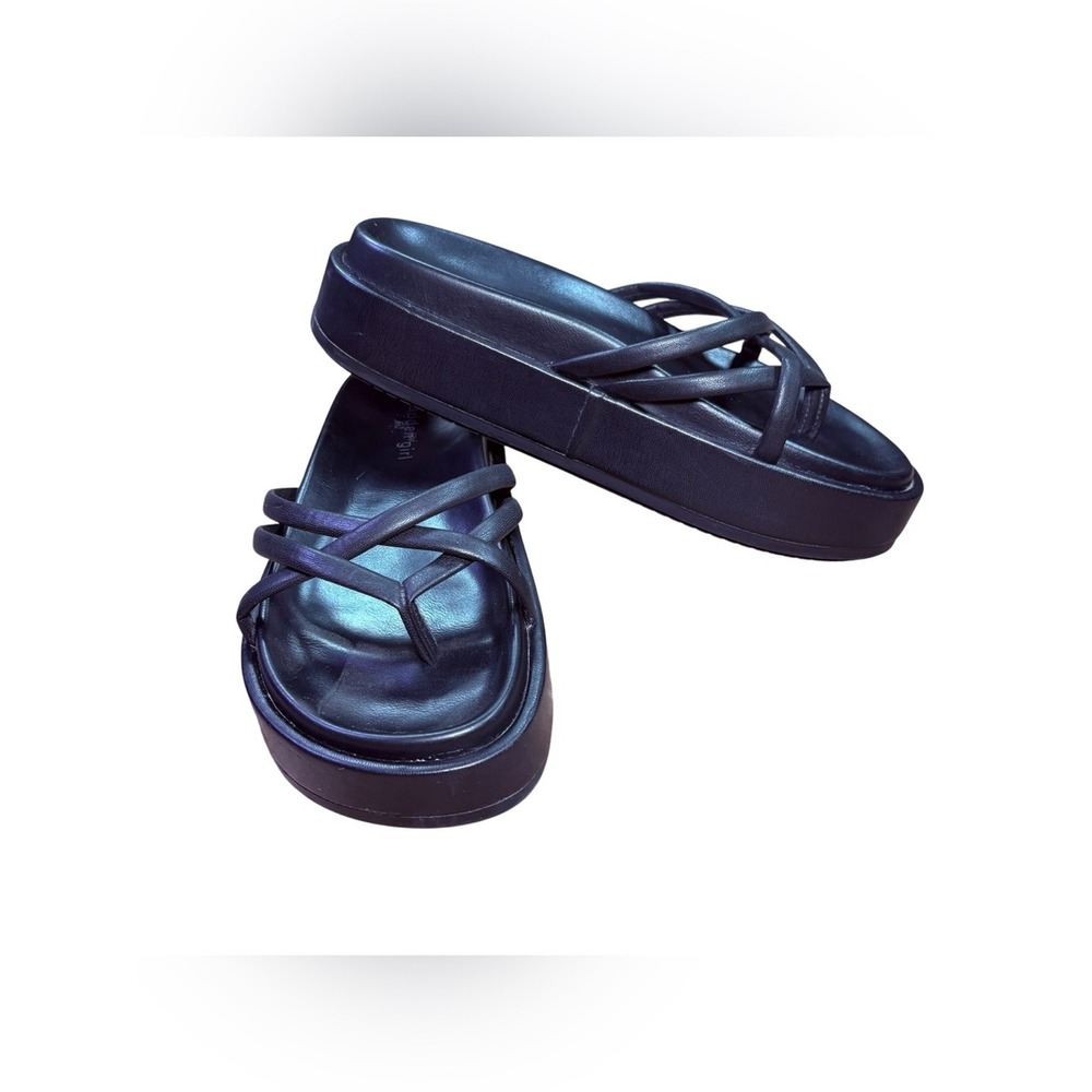 Madden Girl Black Platform Thong Sandals Women's Size 7 Cushioned Slides